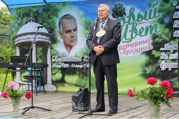 30 мая 2015 г. В. Малашенко на 14-м литературном празднике «Липовый цвет»
