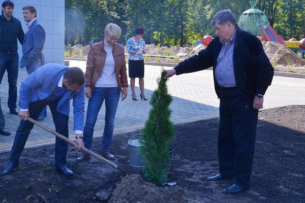 Владимир Гайдуков (справа)