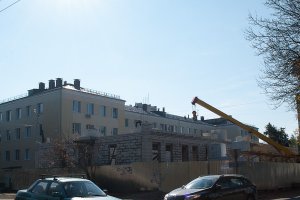 Строительство вблизи здания роддома № 2 г. Брянска (фото: «Брянская улица»)