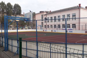 Спортивная площадка рядом со школой № 46 в Брянске