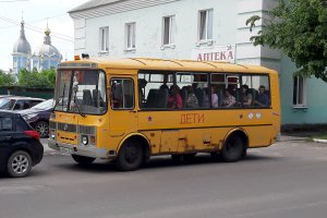 26 мая по Новозыбкову целый день колесили школьные автобусы, в которых были совсем не дети…