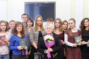 2015 год. В.Д. Захарова на встрече со студентами БГУ (фото: brgu.ns108.ru)