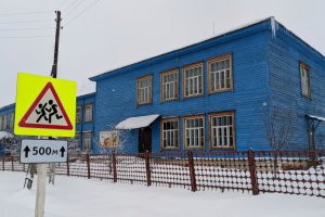 Здание закрытой в прошлом году школы в селе Брахлов
