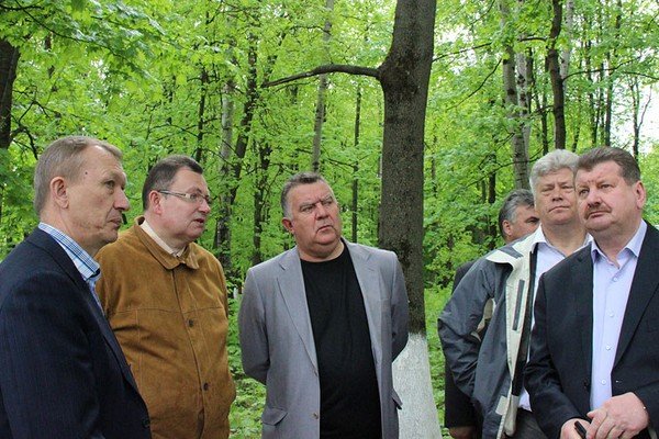Н. Денин провел выездное совещание на территории парка «Соловьи»