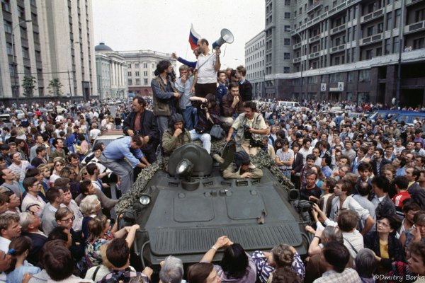 Август 1991 г. Улица Тверская в Москве
